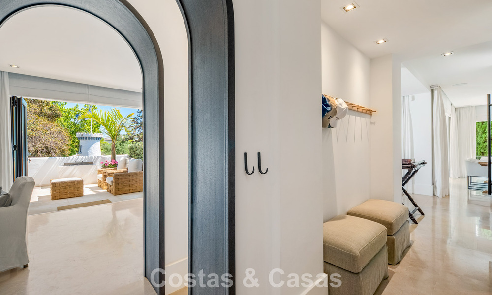 Exclusief gerenoveerd luxe appartement te koop in Puente Romano, Marbella 803008