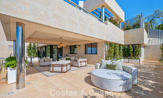 Exclusief, modern duplex penthouse met panoramisch zeezicht te koop in Nueva Andalucia, Marbella 803042 