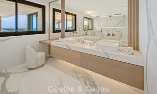 Exclusief, modern duplex penthouse met panoramisch zeezicht te koop in Nueva Andalucia, Marbella 803047 