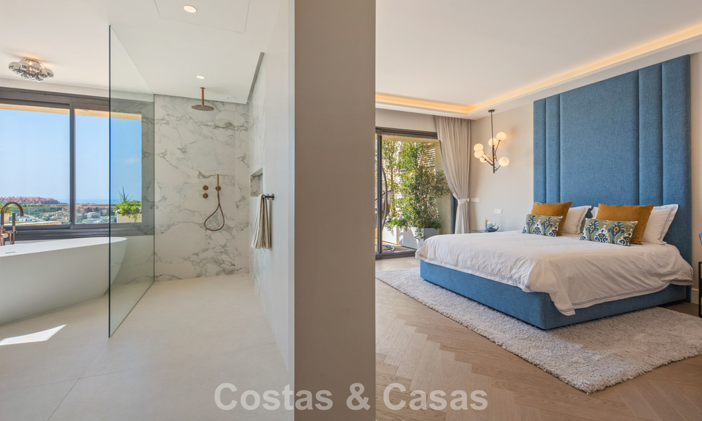 Exclusief, modern duplex penthouse met panoramisch zeezicht te koop in Nueva Andalucia, Marbella 803054