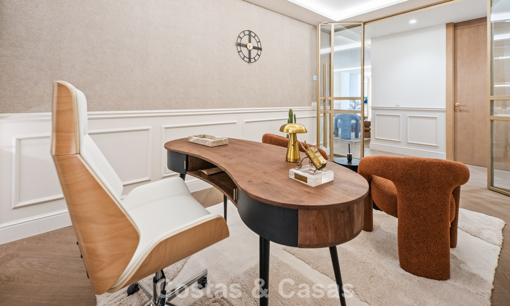 Exclusief, modern duplex penthouse met panoramisch zeezicht te koop in Nueva Andalucia, Marbella 803086