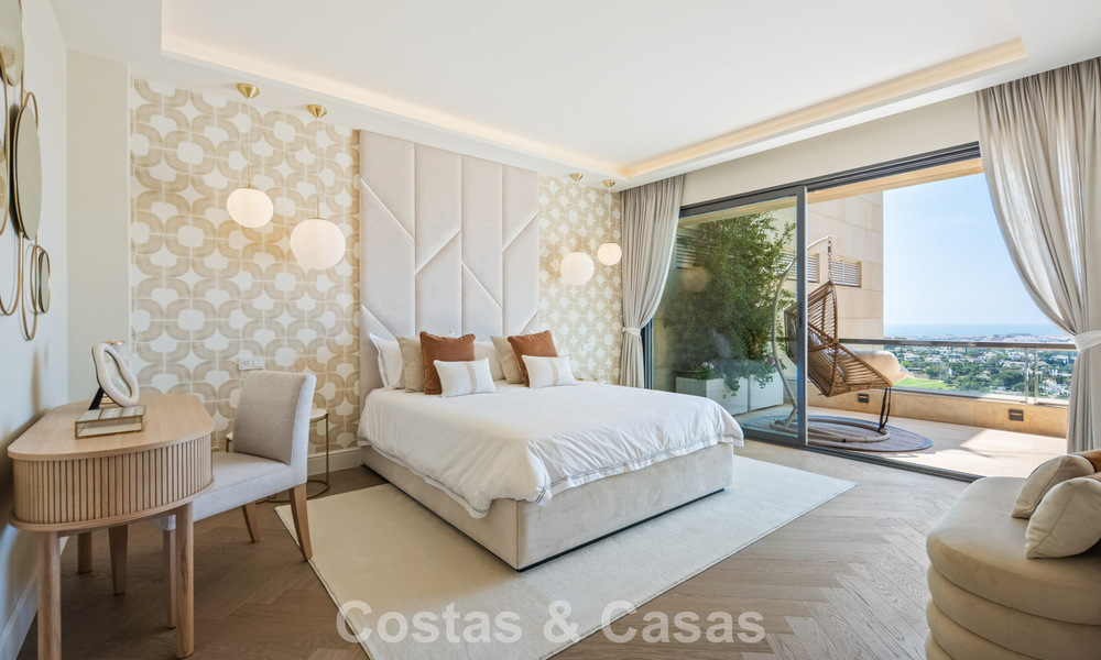Exclusief, modern duplex penthouse met panoramisch zeezicht te koop in Nueva Andalucia, Marbella 803099