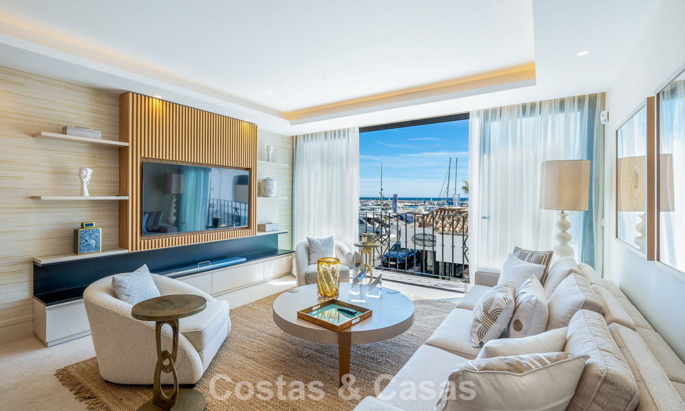 Luxe appartement te koop met direct zicht op de jachthaven, eerstelijns in Puerto Banus, Marbella 803162