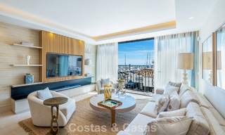 Luxe appartement te koop met direct zicht op de jachthaven, eerstelijns in Puerto Banus, Marbella 803162 