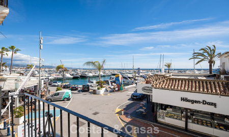 Luxe appartement te koop met direct zicht op de jachthaven, eerstelijns in Puerto Banus, Marbella 803164
