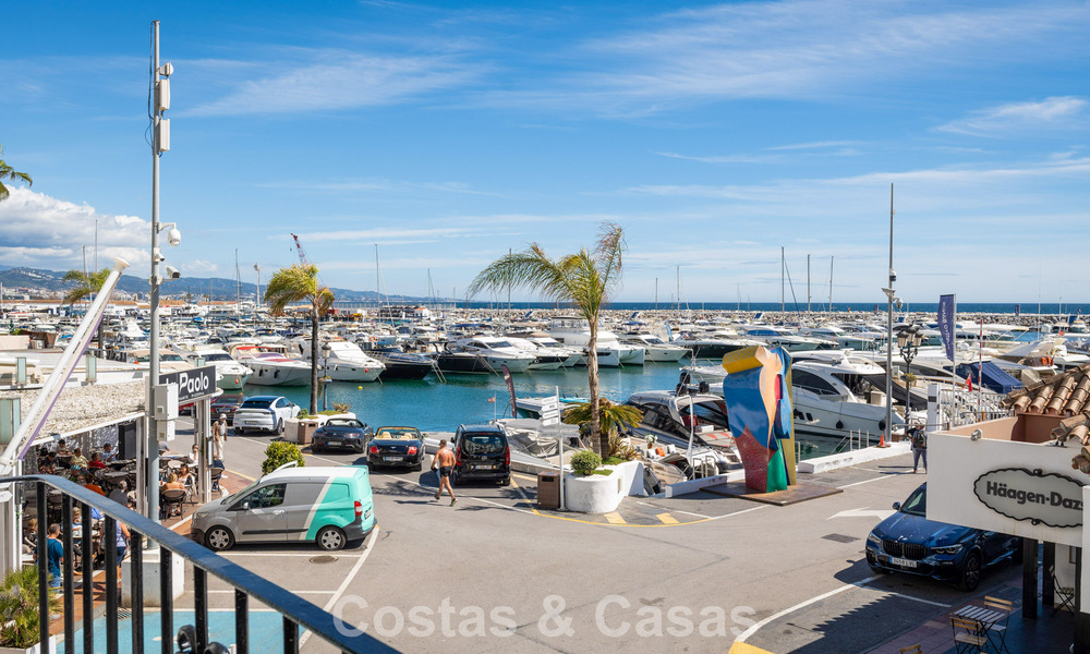 Luxe appartement te koop met direct zicht op de jachthaven, eerstelijns in Puerto Banus, Marbella 803165