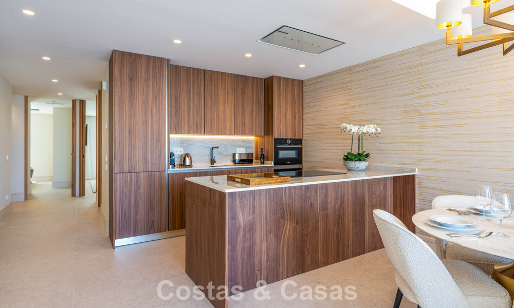 Luxe appartement te koop met direct zicht op de jachthaven, eerstelijns in Puerto Banus, Marbella 803169