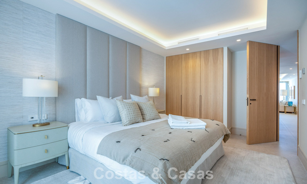 Luxe appartement te koop met direct zicht op de jachthaven, eerstelijns in Puerto Banus, Marbella 803190