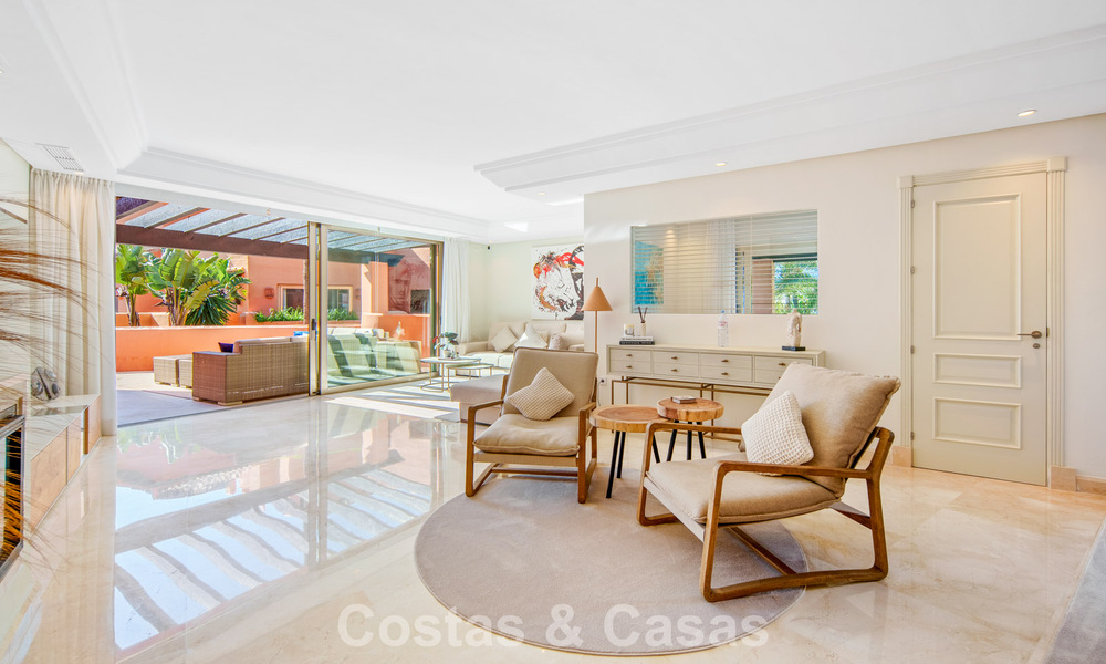 Eersteklas duplex penthouse te koop in een strandcomplex in Los Monteros, ten oosten van Marbella centrum 803203