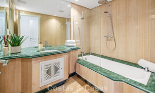 Eersteklas duplex penthouse te koop in een strandcomplex in Los Monteros, ten oosten van Marbella centrum 803206 