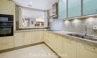 Eersteklas duplex penthouse te koop in een strandcomplex in Los Monteros, ten oosten van Marbella centrum 803215 