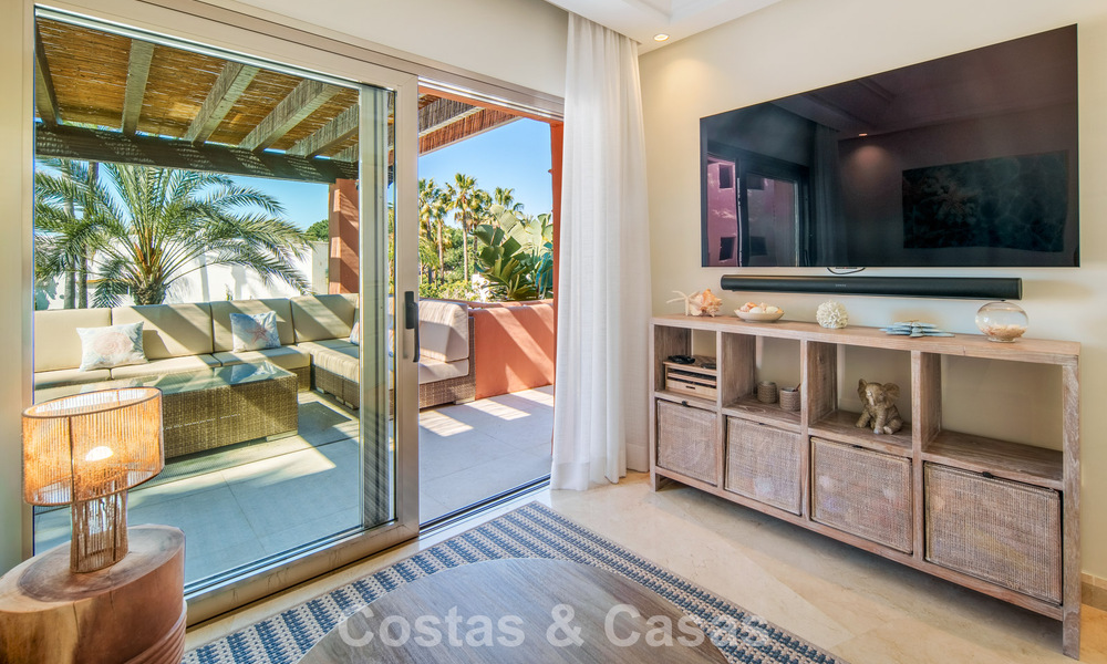 Eersteklas duplex penthouse te koop in een strandcomplex in Los Monteros, ten oosten van Marbella centrum 803225