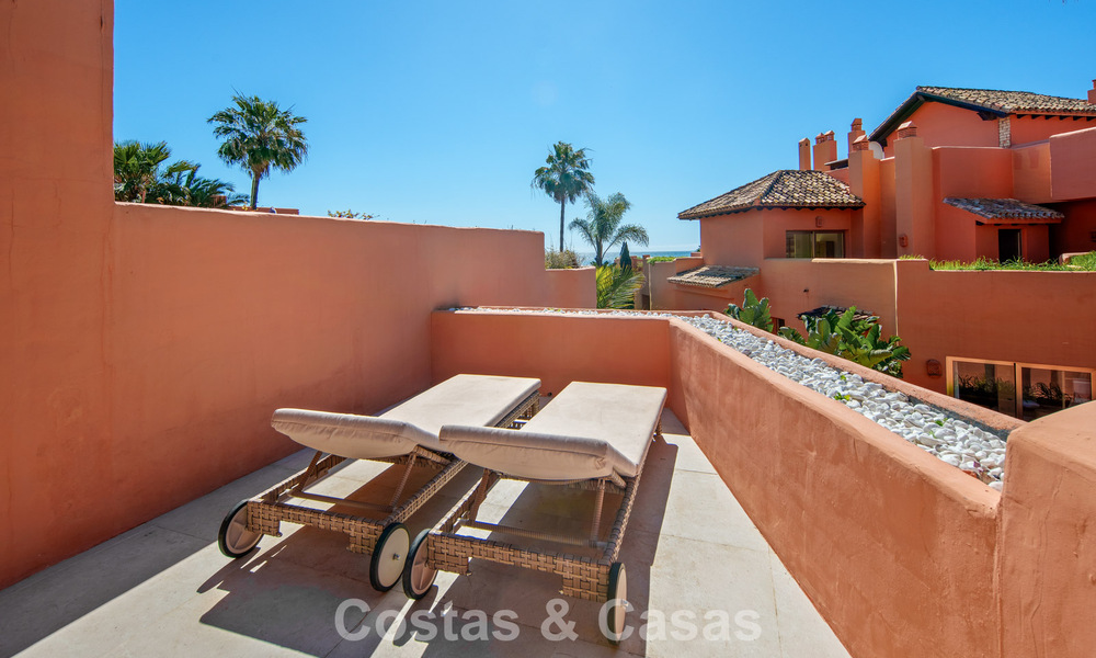 Eersteklas duplex penthouse te koop in een strandcomplex in Los Monteros, ten oosten van Marbella centrum 803238