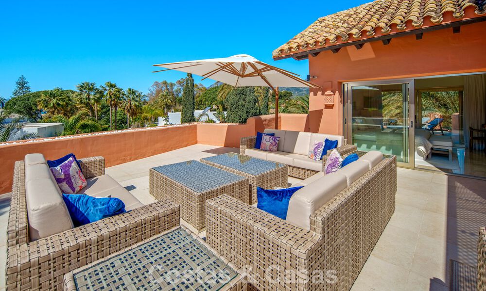 Eersteklas duplex penthouse te koop in een strandcomplex in Los Monteros, ten oosten van Marbella centrum 803239