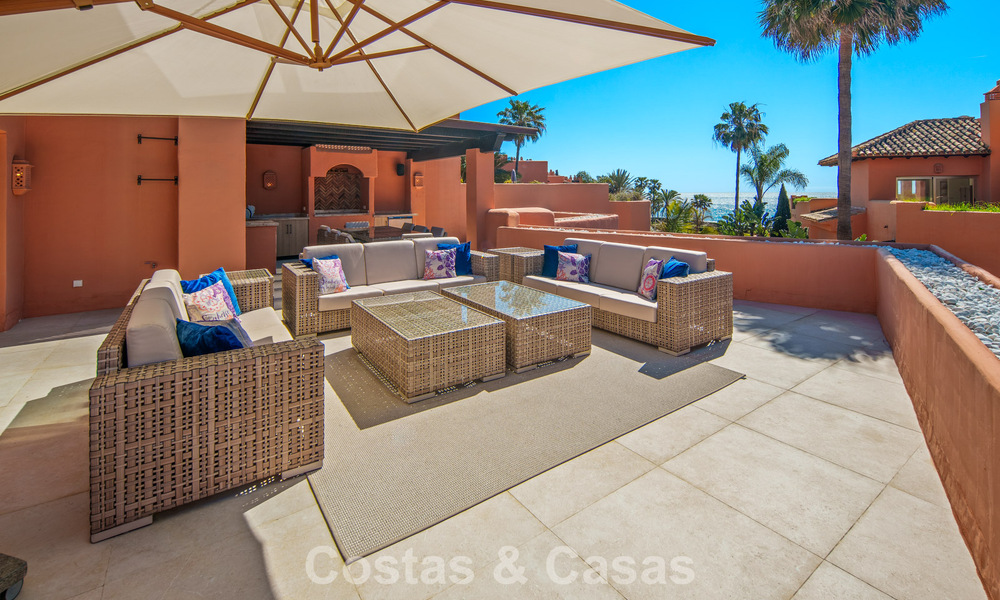 Eersteklas duplex penthouse te koop in een strandcomplex in Los Monteros, ten oosten van Marbella centrum 803240