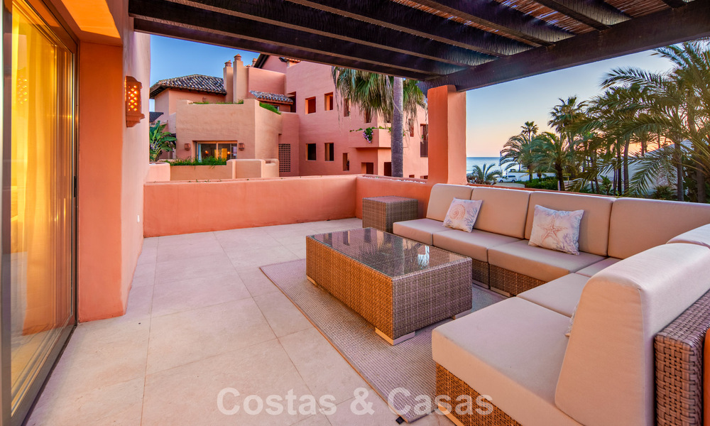 Eersteklas duplex penthouse te koop in een strandcomplex in Los Monteros, ten oosten van Marbella centrum 803247
