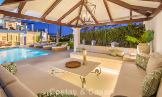 Luxueuze, mediterrane villa te koop, eerstelijnsgolf in een prestigieuze urbanisatie in Nueva Andalucia, Marbella 803263 
