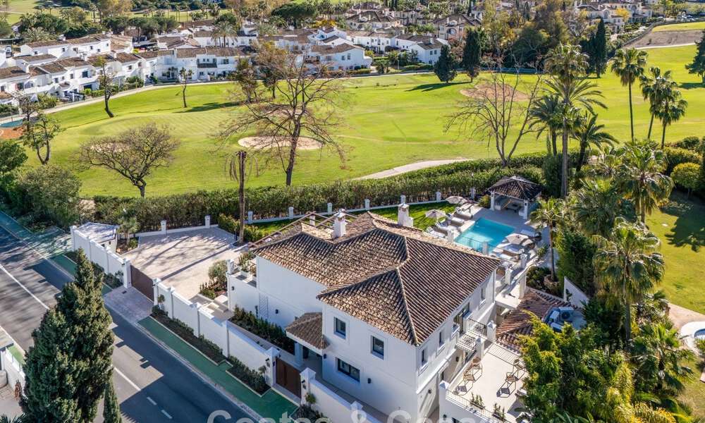 Luxueuze, mediterrane villa te koop, eerstelijnsgolf in een prestigieuze urbanisatie in Nueva Andalucia, Marbella 803270