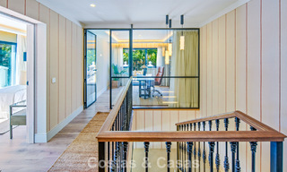Luxueuze, mediterrane villa te koop, eerstelijnsgolf in een prestigieuze urbanisatie in Nueva Andalucia, Marbella 803287 
