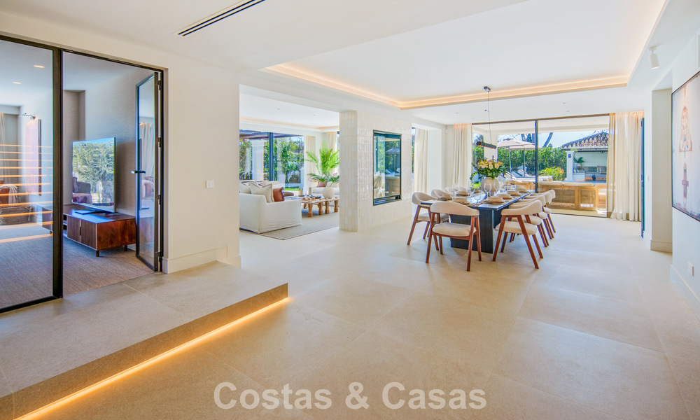 Luxueuze, mediterrane villa te koop, eerstelijnsgolf in een prestigieuze urbanisatie in Nueva Andalucia, Marbella 803304