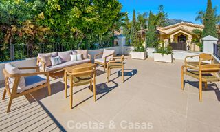 Luxueuze, mediterrane villa te koop, eerstelijnsgolf in een prestigieuze urbanisatie in Nueva Andalucia, Marbella 803315 
