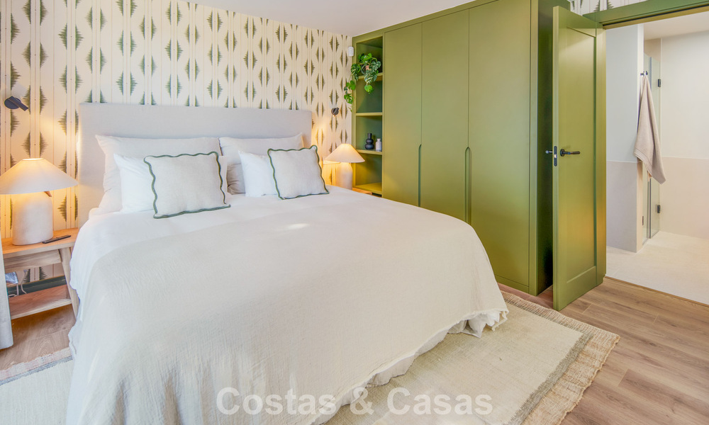Luxueuze, mediterrane villa te koop, eerstelijnsgolf in een prestigieuze urbanisatie in Nueva Andalucia, Marbella 803320