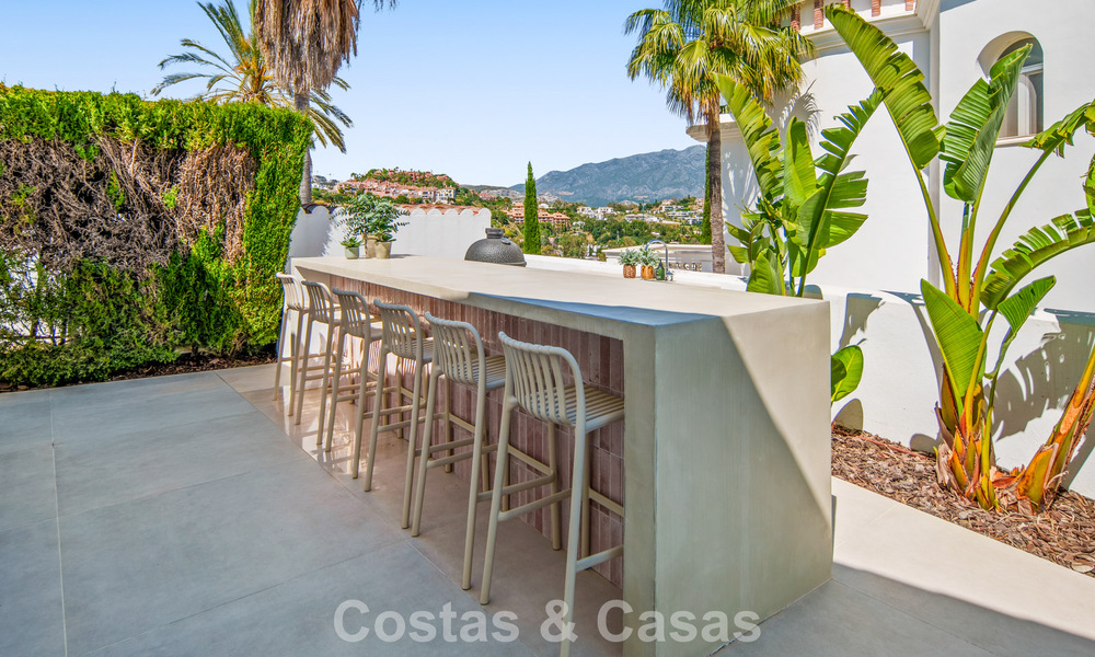 Eigentijdse, Spaanse luxevilla met panoramisch zeezicht te koop in Marbella - Benahavis 803356