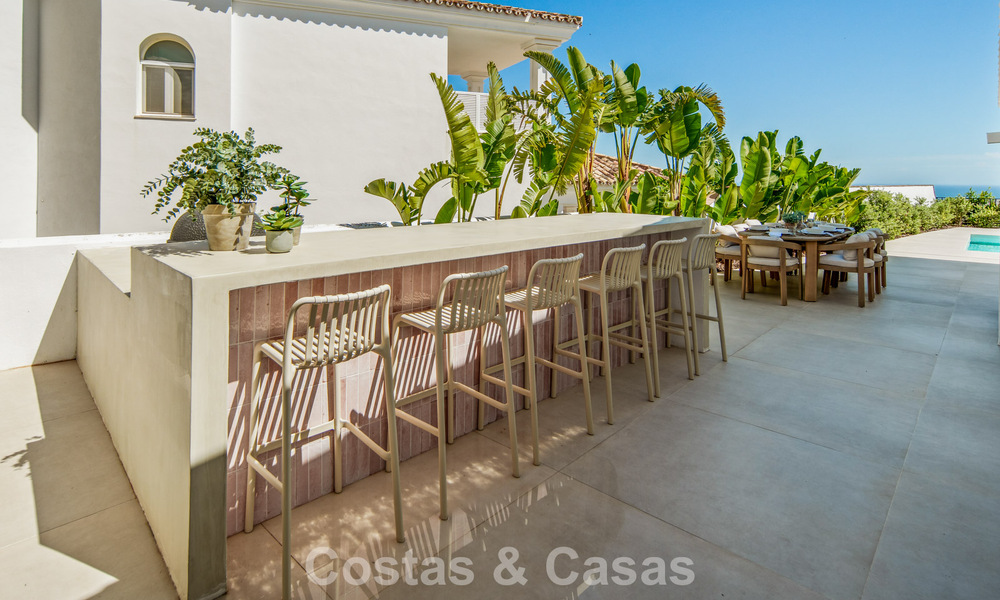 Eigentijdse, Spaanse luxevilla met panoramisch zeezicht te koop in Marbella - Benahavis 803357