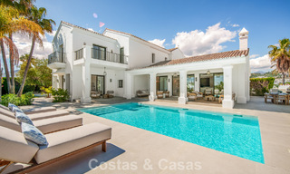 Eigentijdse, Spaanse luxevilla met panoramisch zeezicht te koop in Marbella - Benahavis 803363 
