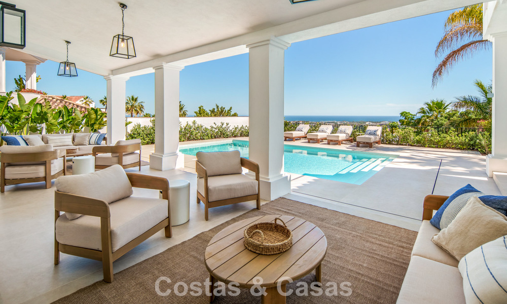 Eigentijdse, Spaanse luxevilla met panoramisch zeezicht te koop in Marbella - Benahavis 803365