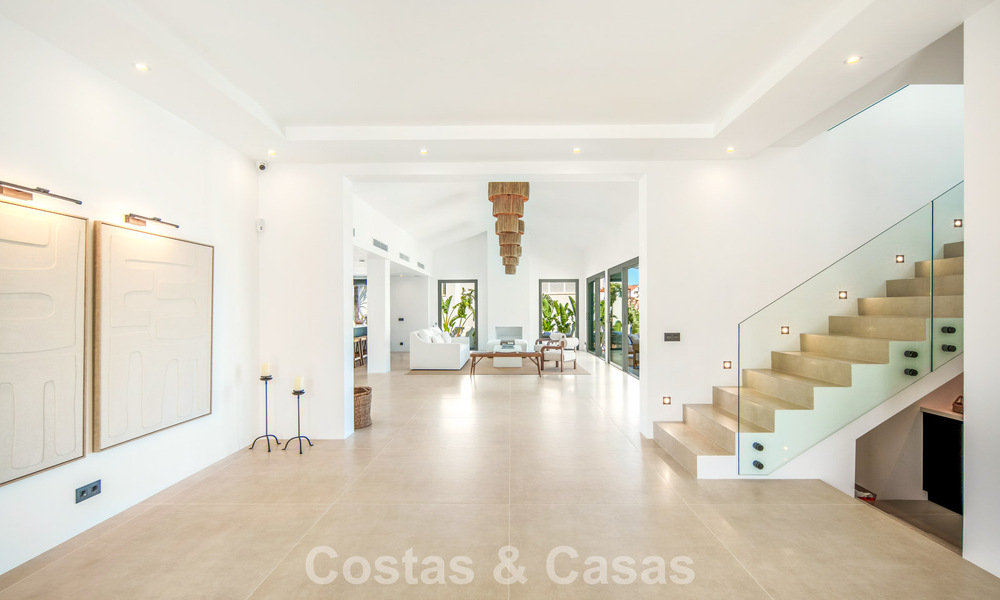 Eigentijdse, Spaanse luxevilla met panoramisch zeezicht te koop in Marbella - Benahavis 803366