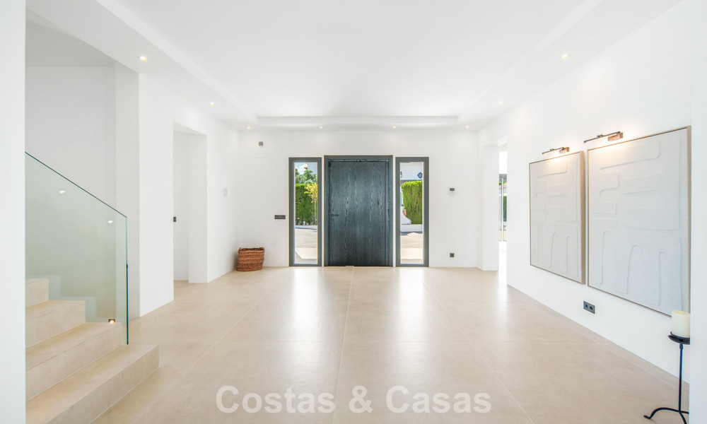 Eigentijdse, Spaanse luxevilla met panoramisch zeezicht te koop in Marbella - Benahavis 803367