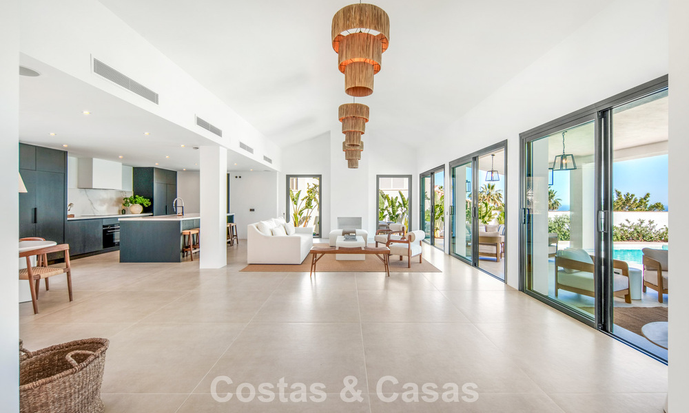 Eigentijdse, Spaanse luxevilla met panoramisch zeezicht te koop in Marbella - Benahavis 803373