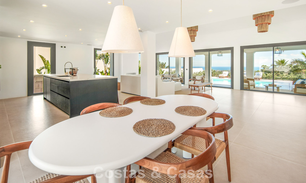 Eigentijdse, Spaanse luxevilla met panoramisch zeezicht te koop in Marbella - Benahavis 803375