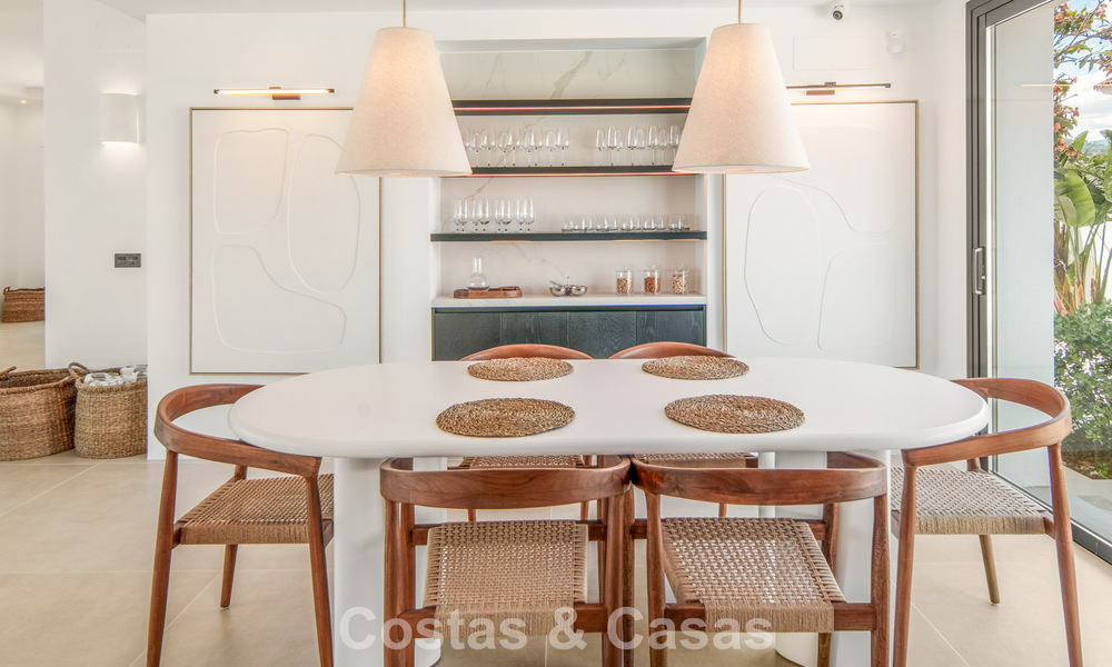 Eigentijdse, Spaanse luxevilla met panoramisch zeezicht te koop in Marbella - Benahavis 803377