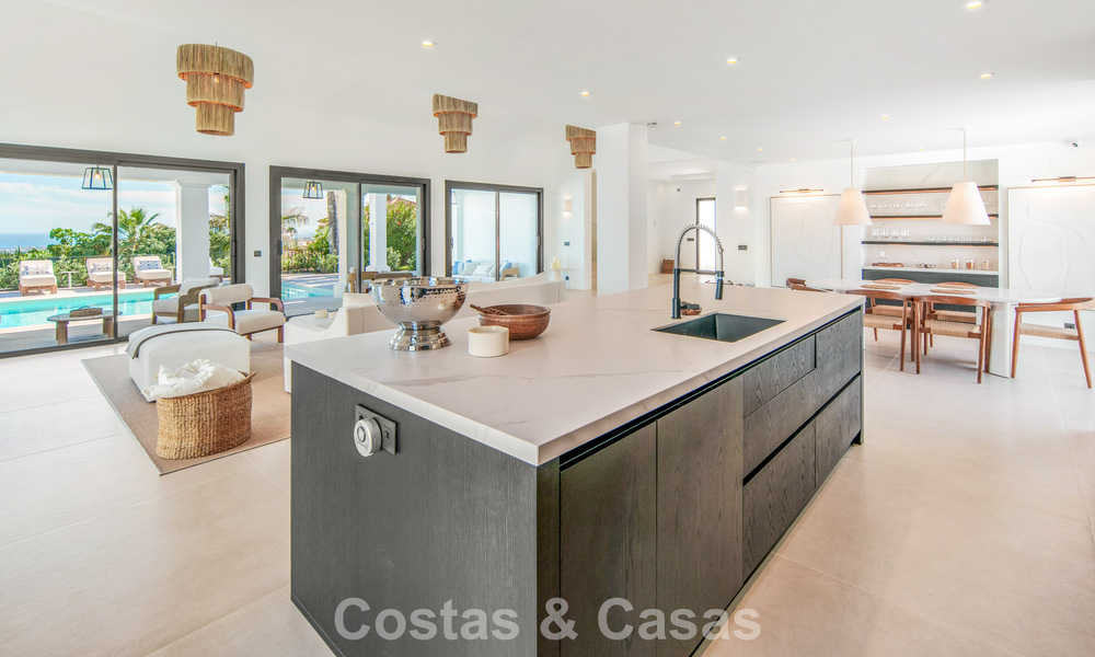 Eigentijdse, Spaanse luxevilla met panoramisch zeezicht te koop in Marbella - Benahavis 803378