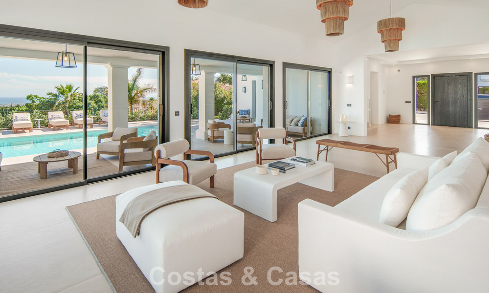 Eigentijdse, Spaanse luxevilla met panoramisch zeezicht te koop in Marbella - Benahavis 803380