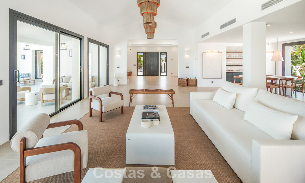 Eigentijdse, Spaanse luxevilla met panoramisch zeezicht te koop in Marbella - Benahavis 803381