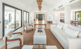 Eigentijdse, Spaanse luxevilla met panoramisch zeezicht te koop in Marbella - Benahavis 803381 
