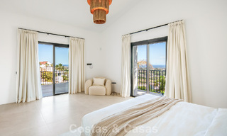 Eigentijdse, Spaanse luxevilla met panoramisch zeezicht te koop in Marbella - Benahavis 803387 
