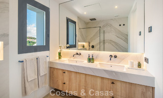 Eigentijdse, Spaanse luxevilla met panoramisch zeezicht te koop in Marbella - Benahavis 803395 