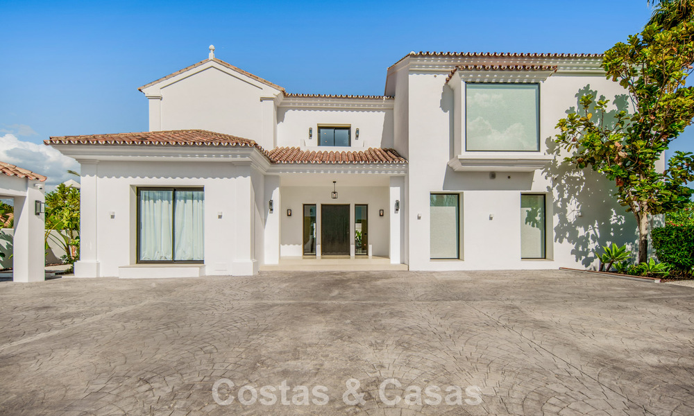 Eigentijdse, Spaanse luxevilla met panoramisch zeezicht te koop in Marbella - Benahavis 803397