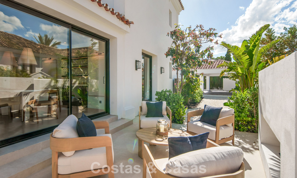 Eigentijdse, Spaanse luxevilla met panoramisch zeezicht te koop in Marbella - Benahavis 803399