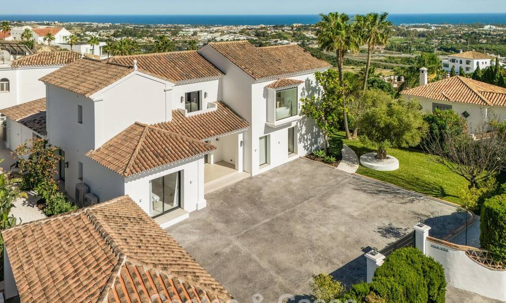 Eigentijdse, Spaanse luxevilla met panoramisch zeezicht te koop in Marbella - Benahavis 803402