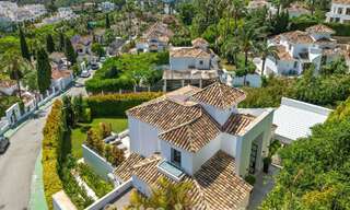 Elegante luxevilla met eigentijds-mediterrane architectuur te koop in een besloten wijk in Nueva Andalucia, Marbella 803405 