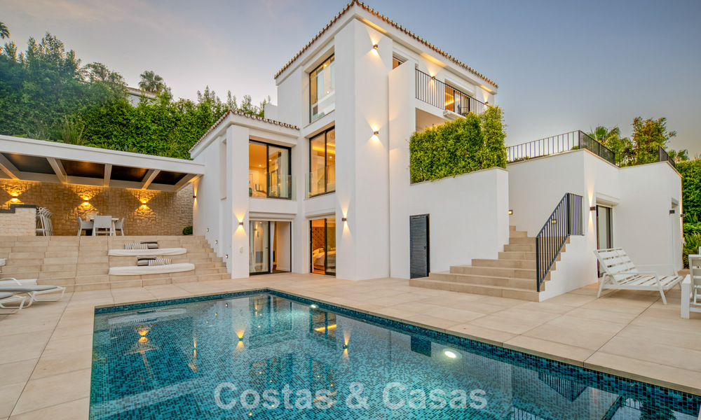 Elegante luxevilla met eigentijds-mediterrane architectuur te koop in een besloten wijk in Nueva Andalucia, Marbella 803407