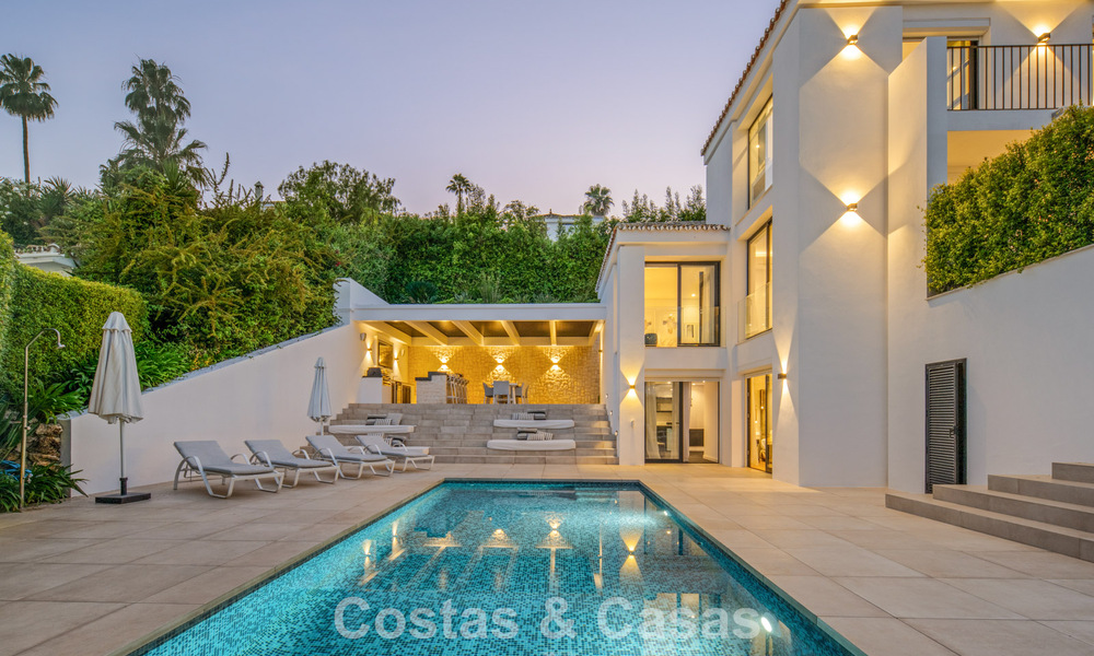Elegante luxevilla met eigentijds-mediterrane architectuur te koop in een besloten wijk in Nueva Andalucia, Marbella 803412