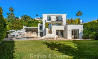 Elegante luxevilla met eigentijds-mediterrane architectuur te koop in een besloten wijk in Nueva Andalucia, Marbella 803418 