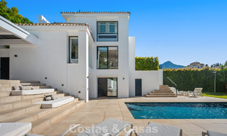 Elegante luxevilla met eigentijds-mediterrane architectuur te koop in een besloten wijk in Nueva Andalucia, Marbella 803421 