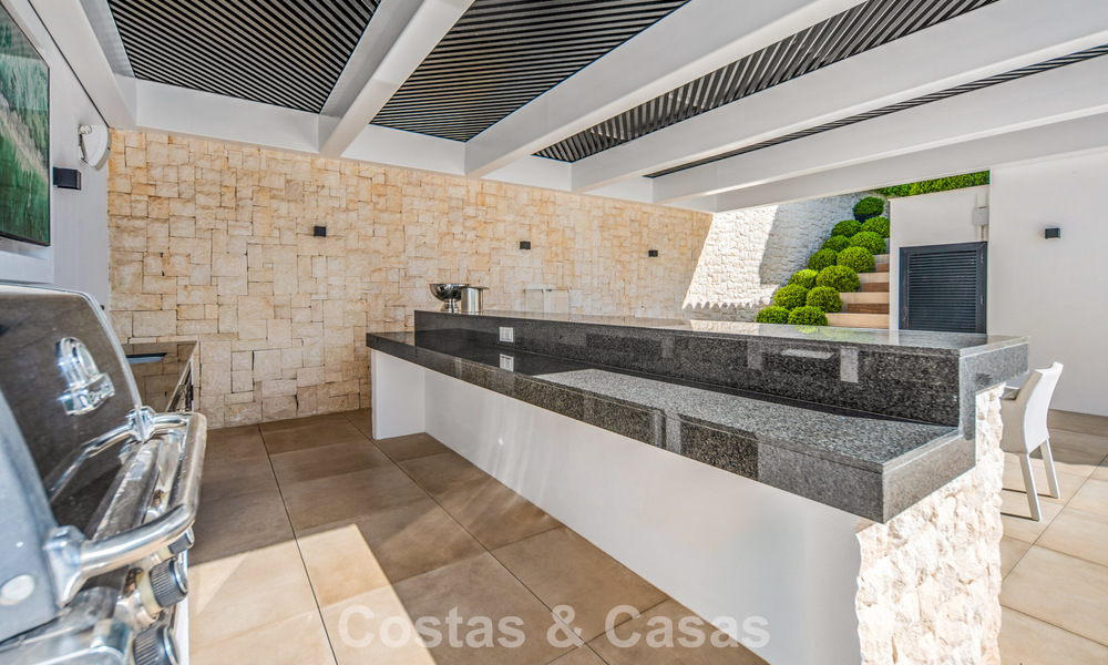 Elegante luxevilla met eigentijds-mediterrane architectuur te koop in een besloten wijk in Nueva Andalucia, Marbella 803425